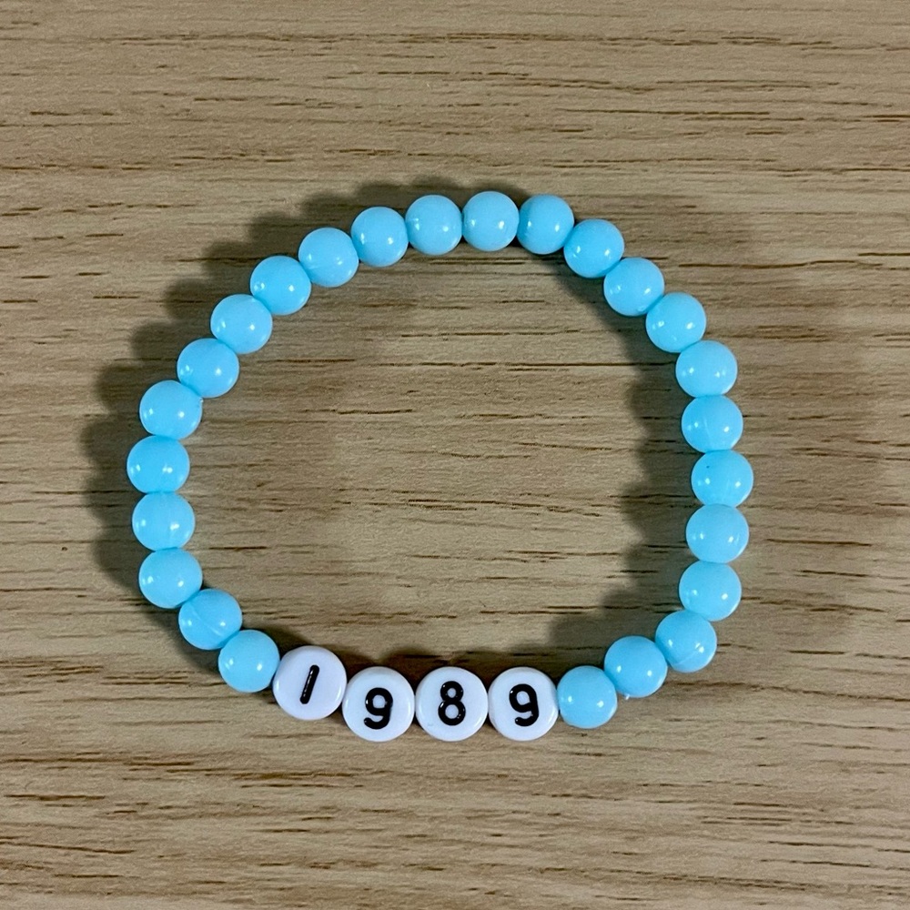 1989 Taylor Swift Friendship Bracelet Pack - Picture 4 of 8